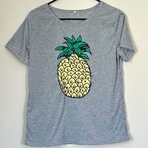 Gray Short Sleeved T-Shirt with Pineapple Graphic - Size: Medium